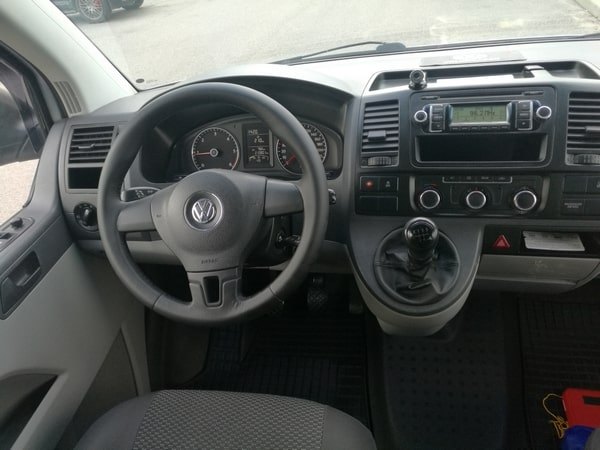 Volkswagen Caravelle MT